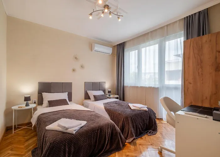 Bella 2Br Apartment
